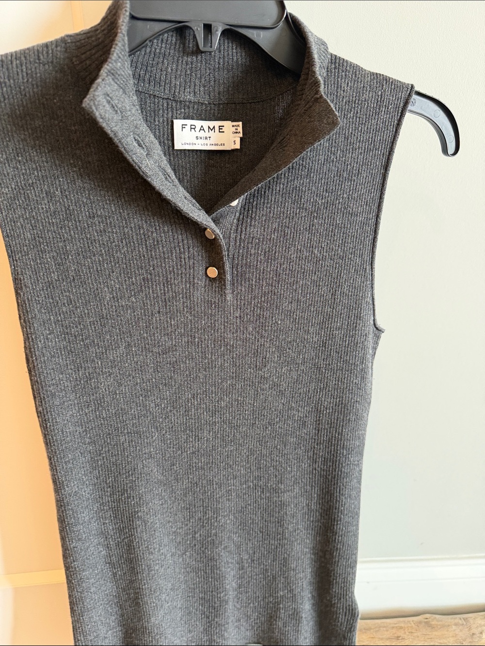 Frame Denim Sleeveless Ribbed V-Neck Sweater Vest - Charcoal